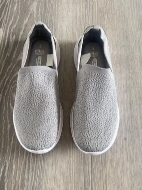 Women's Light Gray Slip-On Knit Sneakers - Breathable Casual Comfort